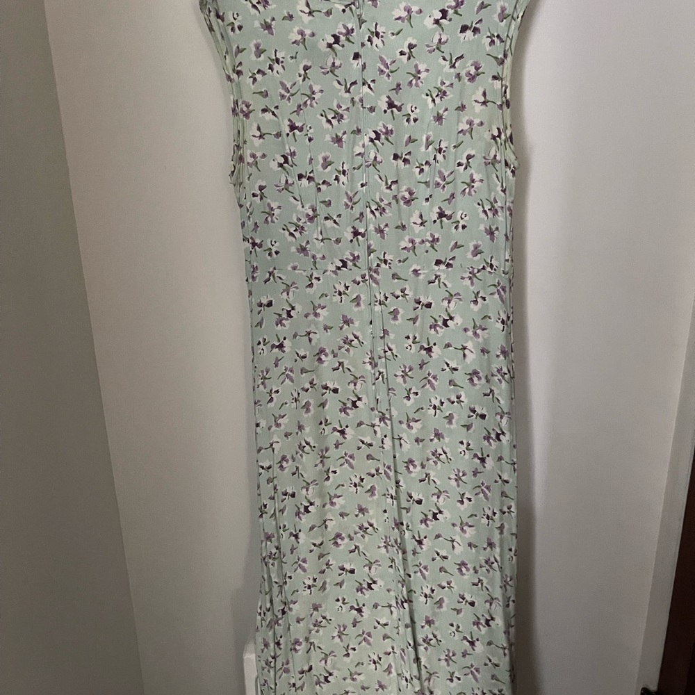 Dress - Picture 4 of 9
